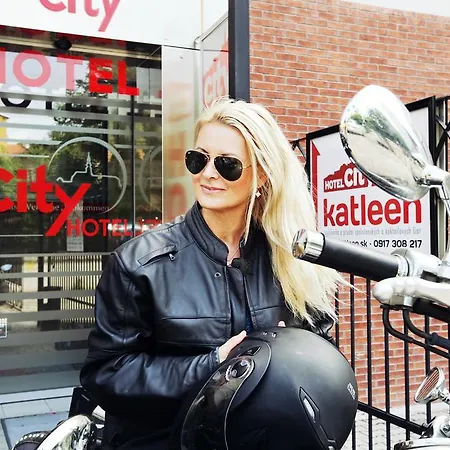 Hotel With Free Parking