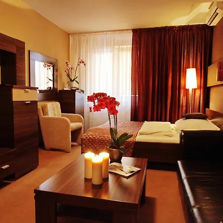 Hotel With Free Parking