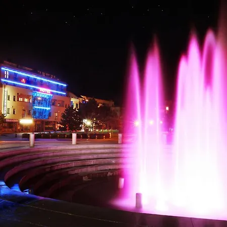 With Free Parking Отель