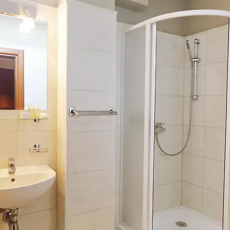 City Hotel 4*