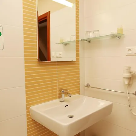 Hotel With Free Parking 4*