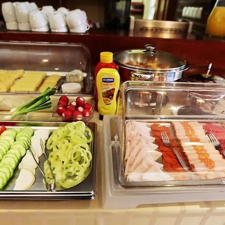 City Hotel 4*