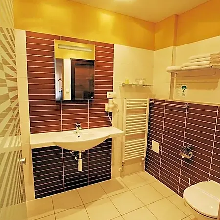 City Hotel 4*